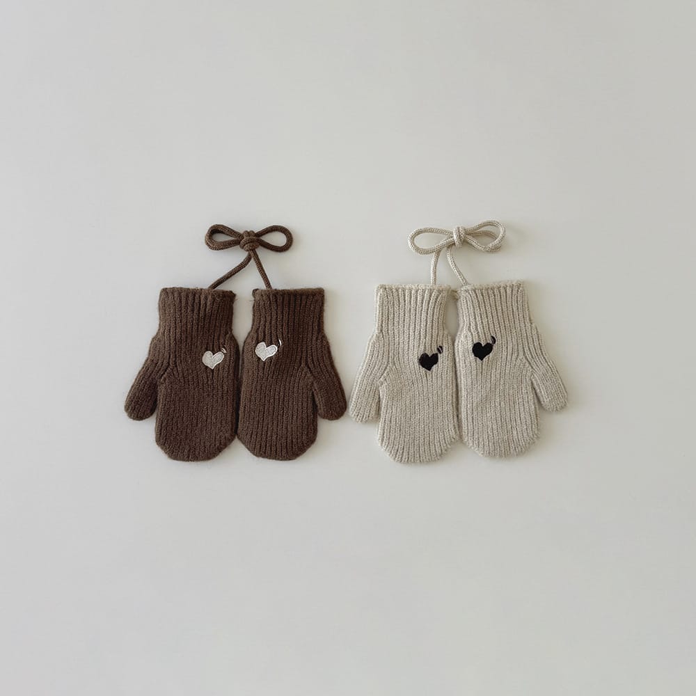 刺繡愛心掛繩手套(2-5y)