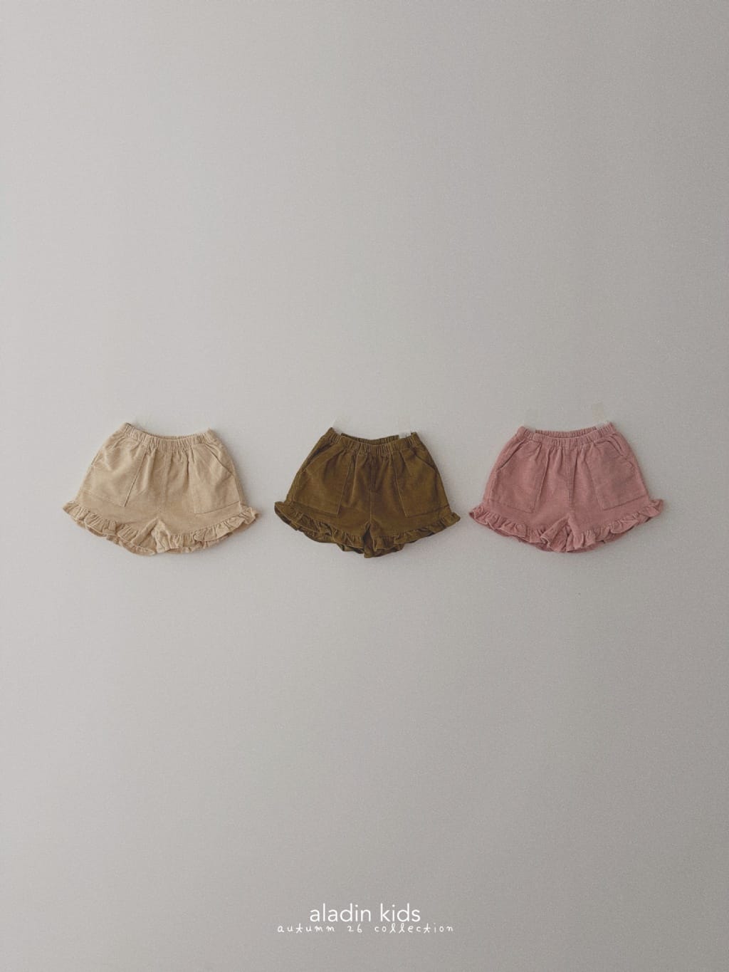 韓國🇰🇷aladin 荷葉邊燈芯絨短褲(XS-XL)