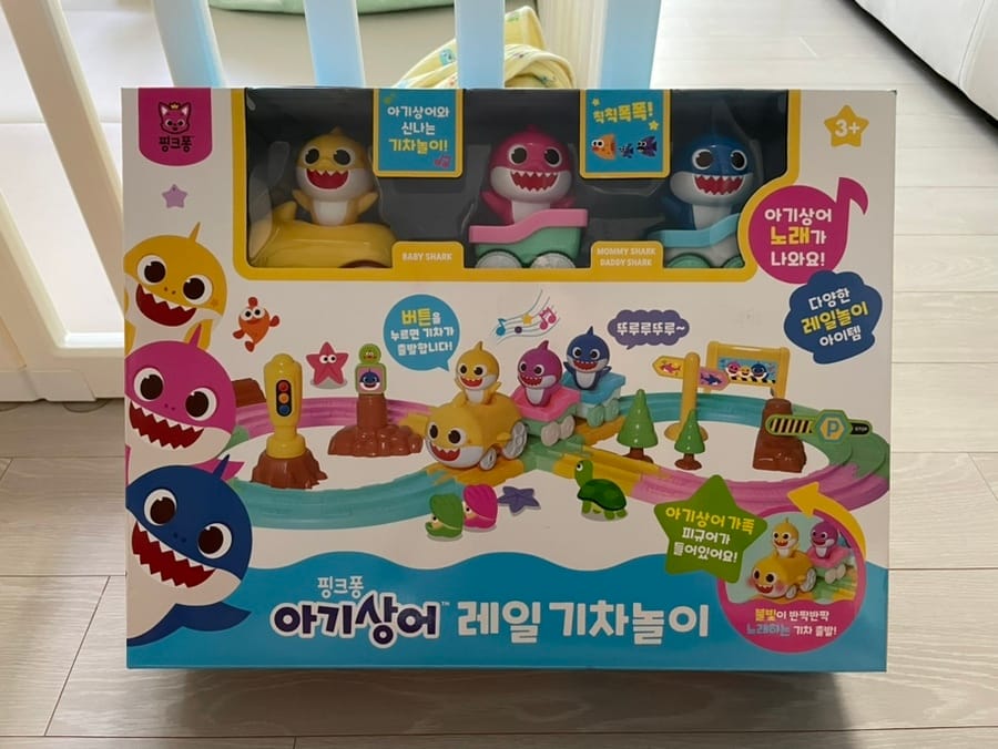 韓國🇰🇷Pinkfong 鯊魚寶寶音樂火車軌道玩具